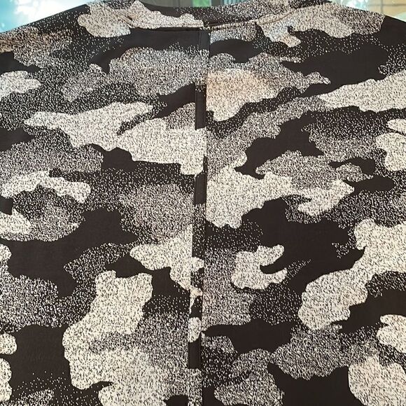 Lululemon top 2 black grey light grey printed - Picture 12 of 13